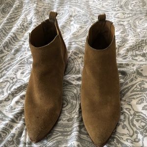 Chestnut Chelsea boot